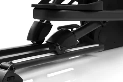 Ellittica Hammer SpeedMotion II con volano anteriore